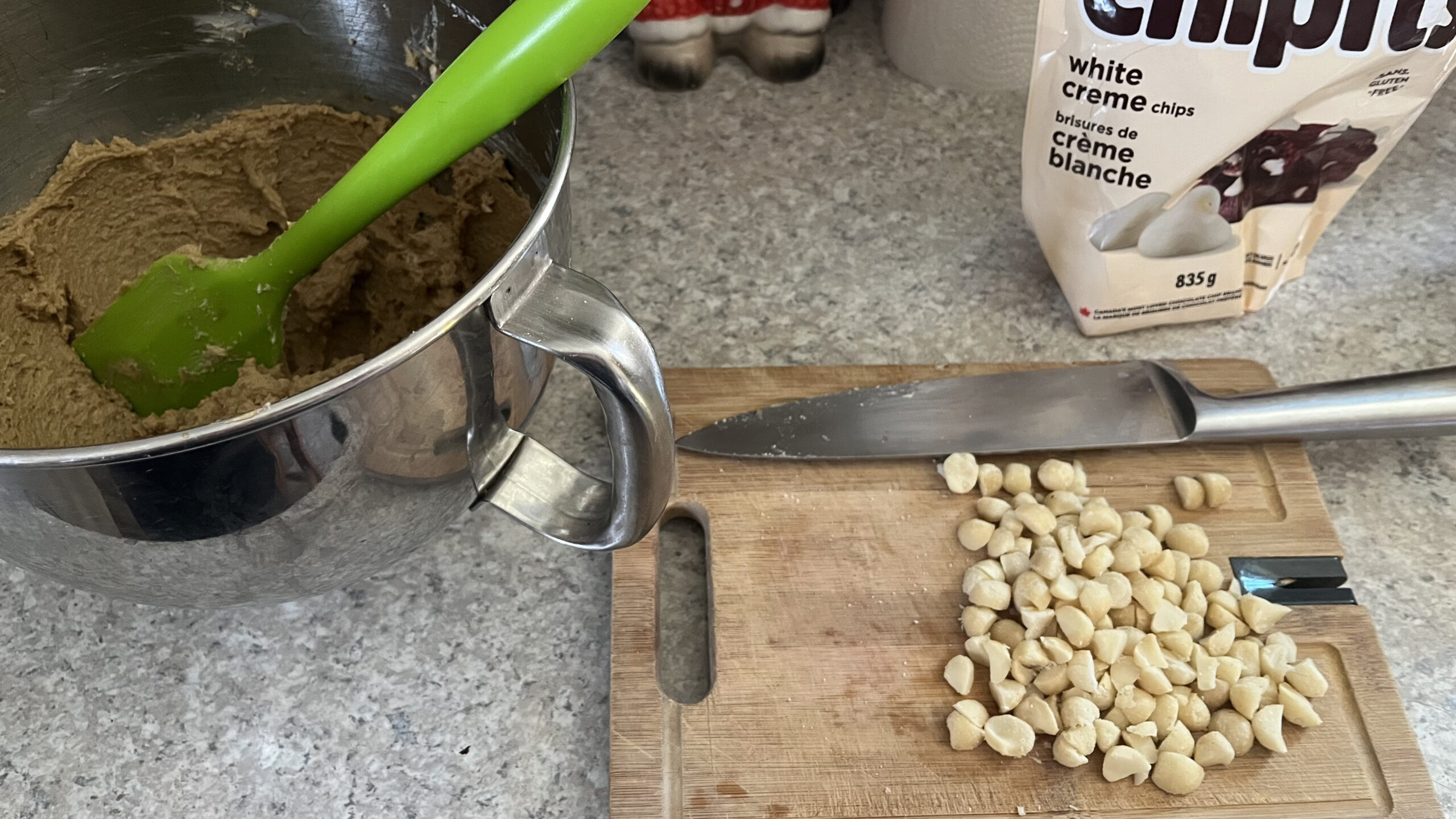 White chocolate macadamia nut cookies